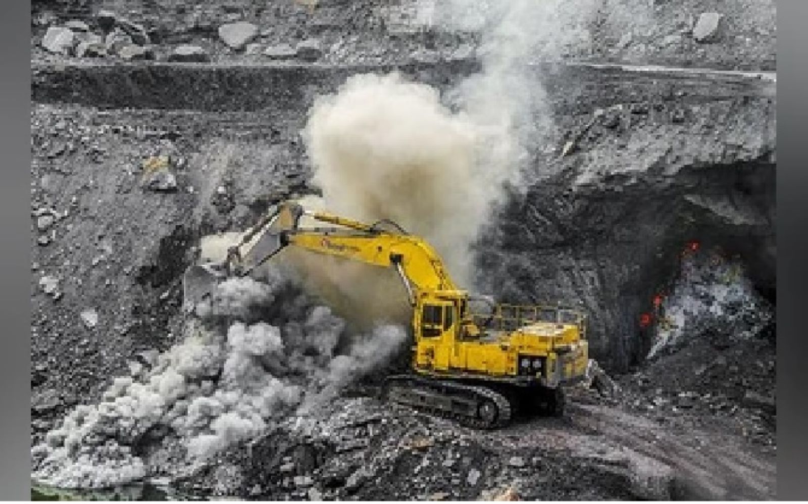 Coal ministry signs development agreements with DVC for three blocks